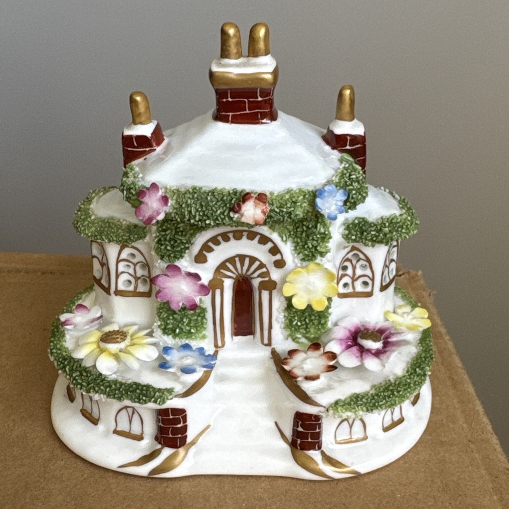 Coalport Keepers Cottage Fine Bone China Made In England 3.5 In Flaw